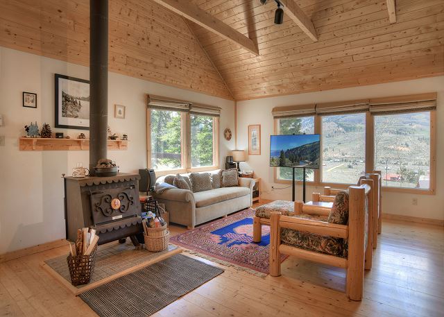 Secluded Mountain Cabin - Pet Friendly - National Forest Access