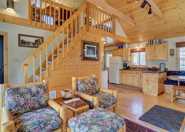 Secluded Mountain Cabin - Pet Friendly - National Forest Access 2