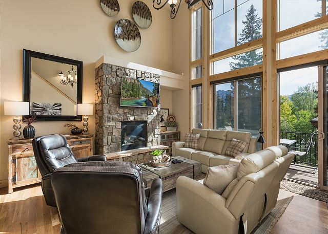 Largest Alpenglow Townhome - Hot Tub - Views - Steps to the slopes 6