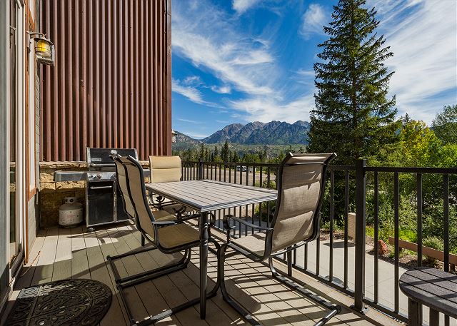 Largest Alpenglow Townhome - Hot Tub - Views - Steps to the slopes 2