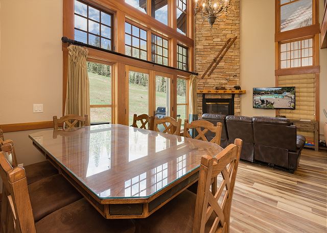 Pet Friendly Elkpoint Townhome - Ski in/Ski Out - Best Location - Arcade Game 5