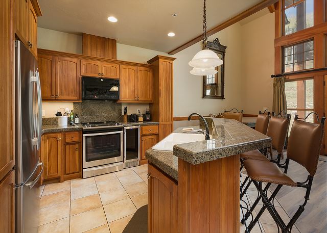 Pet Friendly Elkpoint Townhome - Ski in/Ski Out - Best Location - Arcade Game 6