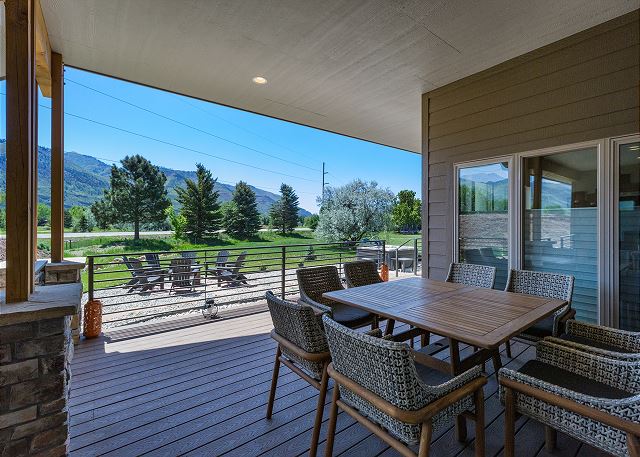 New Luxury Home 12 min. to Durango - AC - Hot Tub/Game Room - Mtn. Views 10