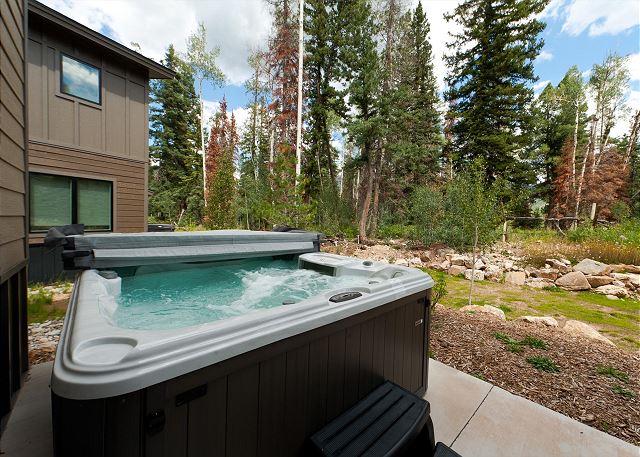 Home Across from Purg - Hot Tub, Ping Pong, Foosball, AC, Multiple Decks 9