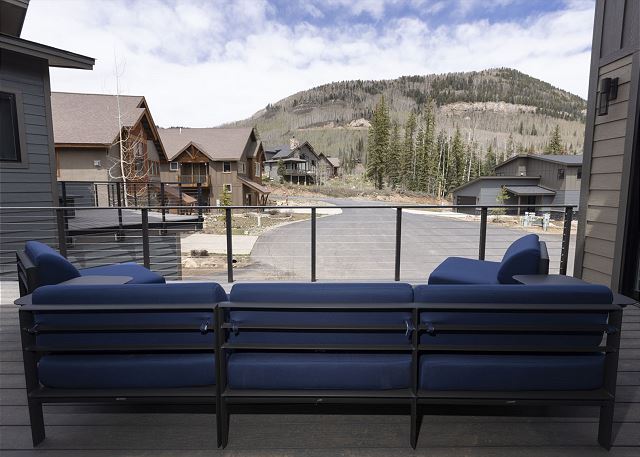 Home Across from Purg - Hot Tub, Ping Pong, Foosball, AC, Multiple Decks 6