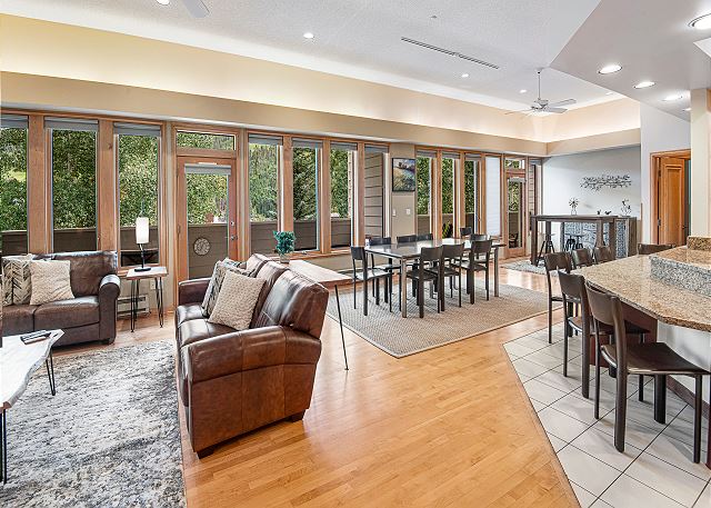 Penthouse Condo w/ Grand Views | Walk to Gondola | 2 Masters & Decks 7