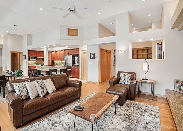 Penthouse Condo w/ Grand Views | Walk to Gondola | 2 Masters & Decks 6