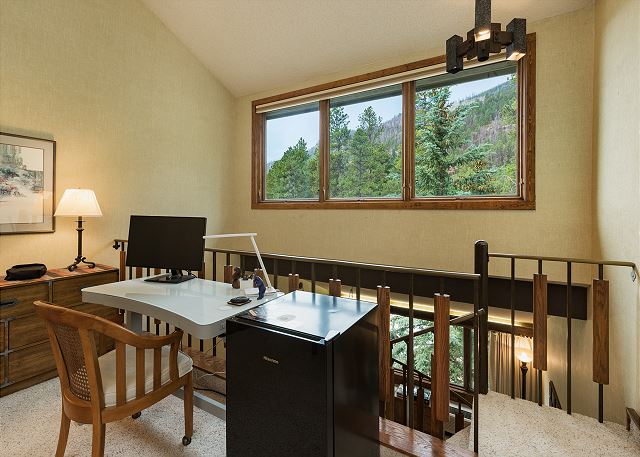 The Evergreen (#332) |10 min to Ski - A/C - Golf - Shared Pool & Hot Tub 10