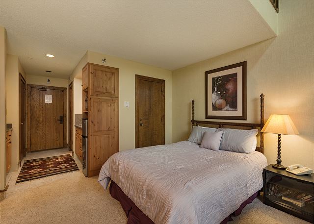 The Evergreen (#332) |10 min to Ski - A/C - Golf - Shared Pool & Hot Tub 8