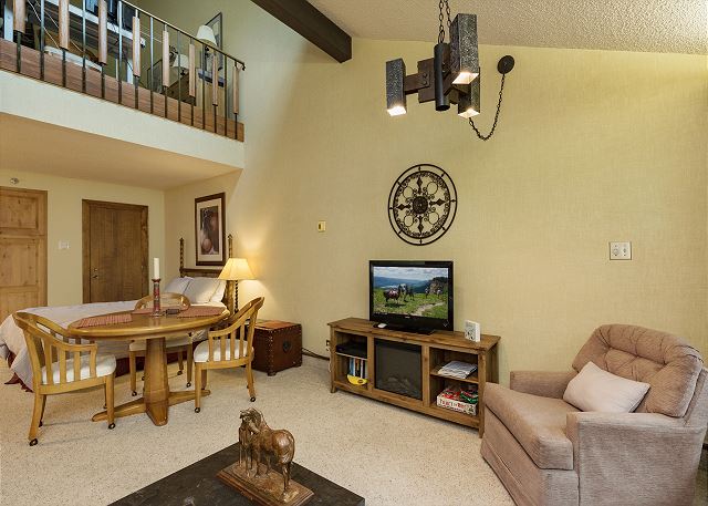 The Evergreen (#332) |10 min to Ski - A/C - Golf - Shared Pool & Hot Tub 9