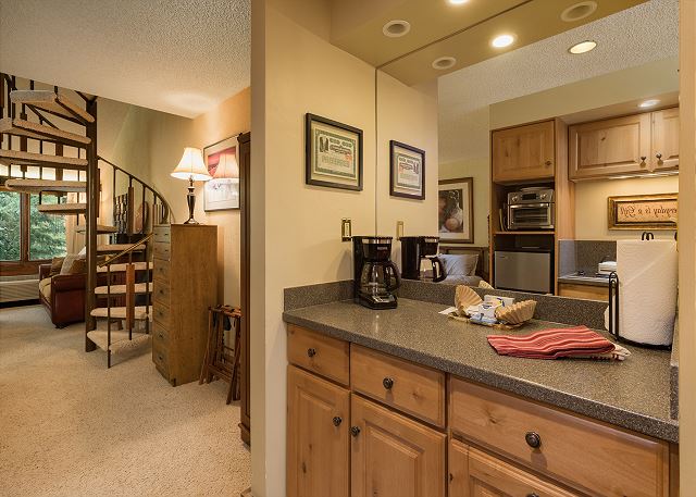 The Evergreen (#332) |10 min to Ski - A/C - Golf - Shared Pool & Hot Tub 7