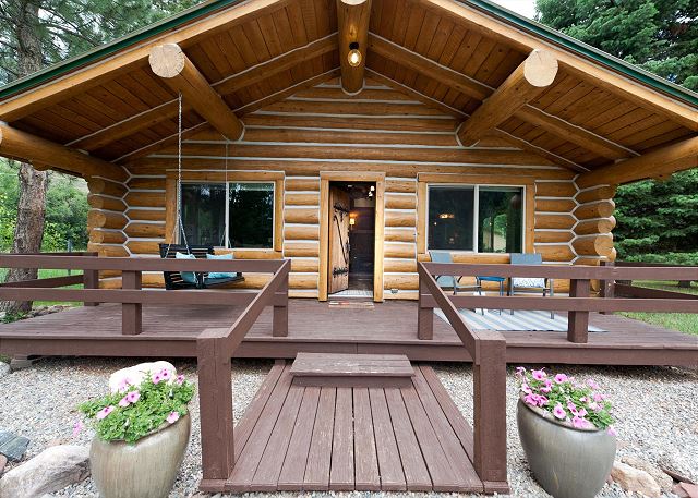 River Stone | Charming Log Cabin Near Florida River, 20 Min to Town, Dogs OK 2