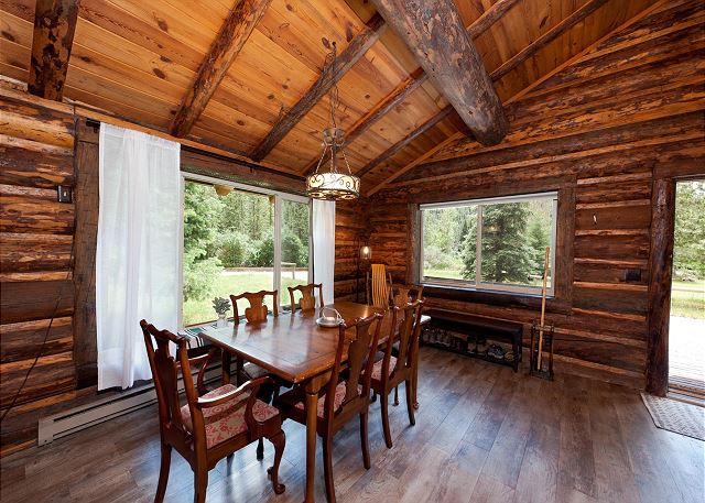 River Stone | Charming Log Cabin Near Florida River, 20 Min to Town, Dogs OK 10