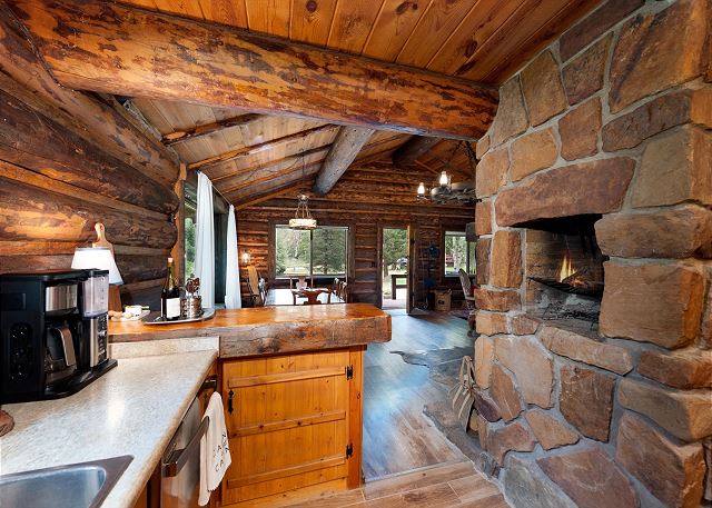 River Stone | Charming Log Cabin Near Florida River, 20 Min to Town, Dogs OK 8