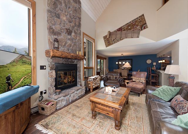 Corner Cascade Village Condo - Largest deck - Fire Pit - Views - Heated Pool 9