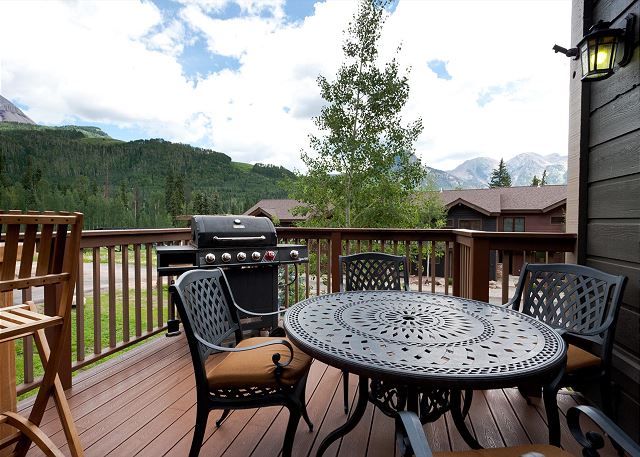 Corner Cascade Village Condo - Largest deck - Fire Pit - Views - Heated Pool 4
