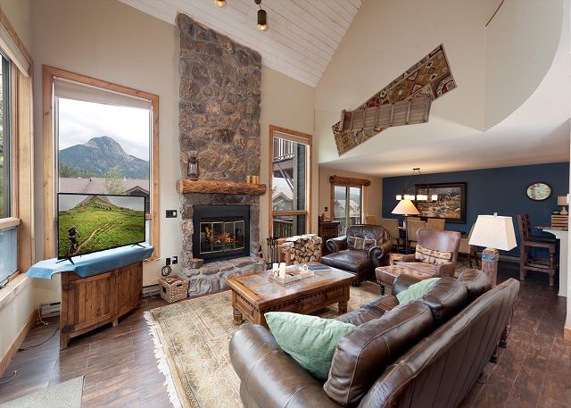 Corner Cascade Village Condo - Largest deck - Fire Pit - Views - Heated Pool 7