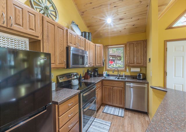 Creekside Hidden Gem - Pet friendly - Close to Downtown Ouray STR2025-028 4