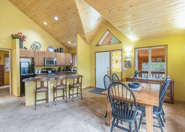 Creekside Hidden Gem - Pet friendly - Close to Downtown Ouray STR2025-028 9