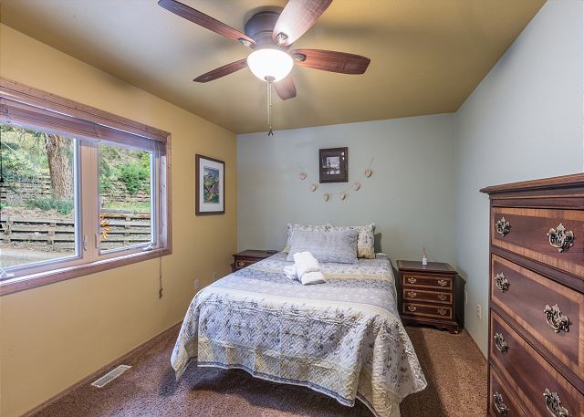 Creekside Hidden Gem - Pet friendly - Close to Downtown Ouray STR2025-028 10