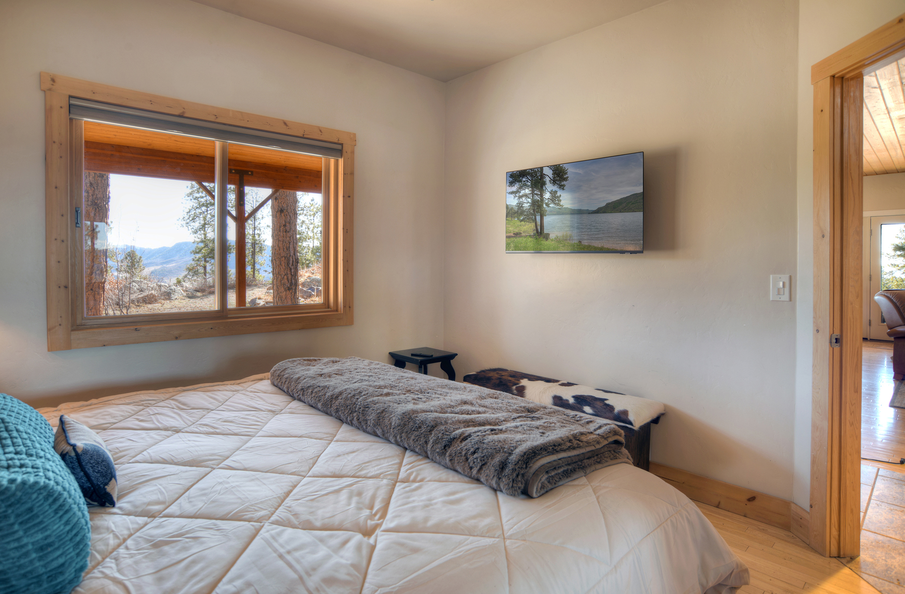 Main House - 3rd Bedrom - King and TV (Main Level)