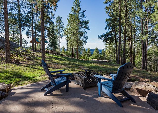 Luxury Home on 8 Acres - Fantastic Views and outdoor space - 20 Min to DGO 7