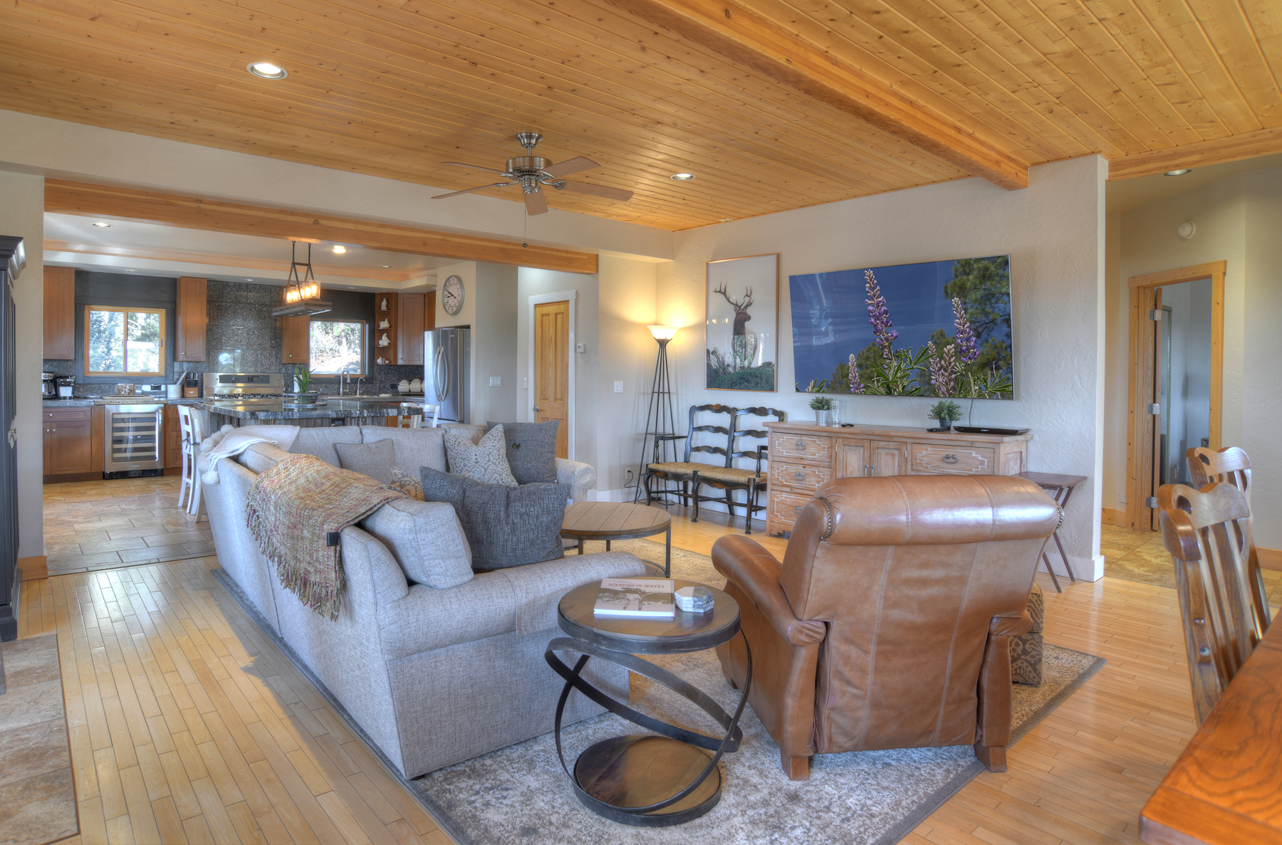 Luxury Home on 8 Acres - Fantastic Views and outdoor space - 20 Min to DGO | Photo 10