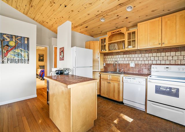 Cabin with fantastic views on 8 acres - 20 Min to historic downtown Durango 9