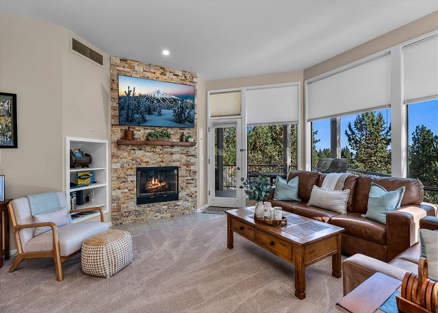 Pilot Butte View Retreat ~Close to Hiking, Biking and Mountain