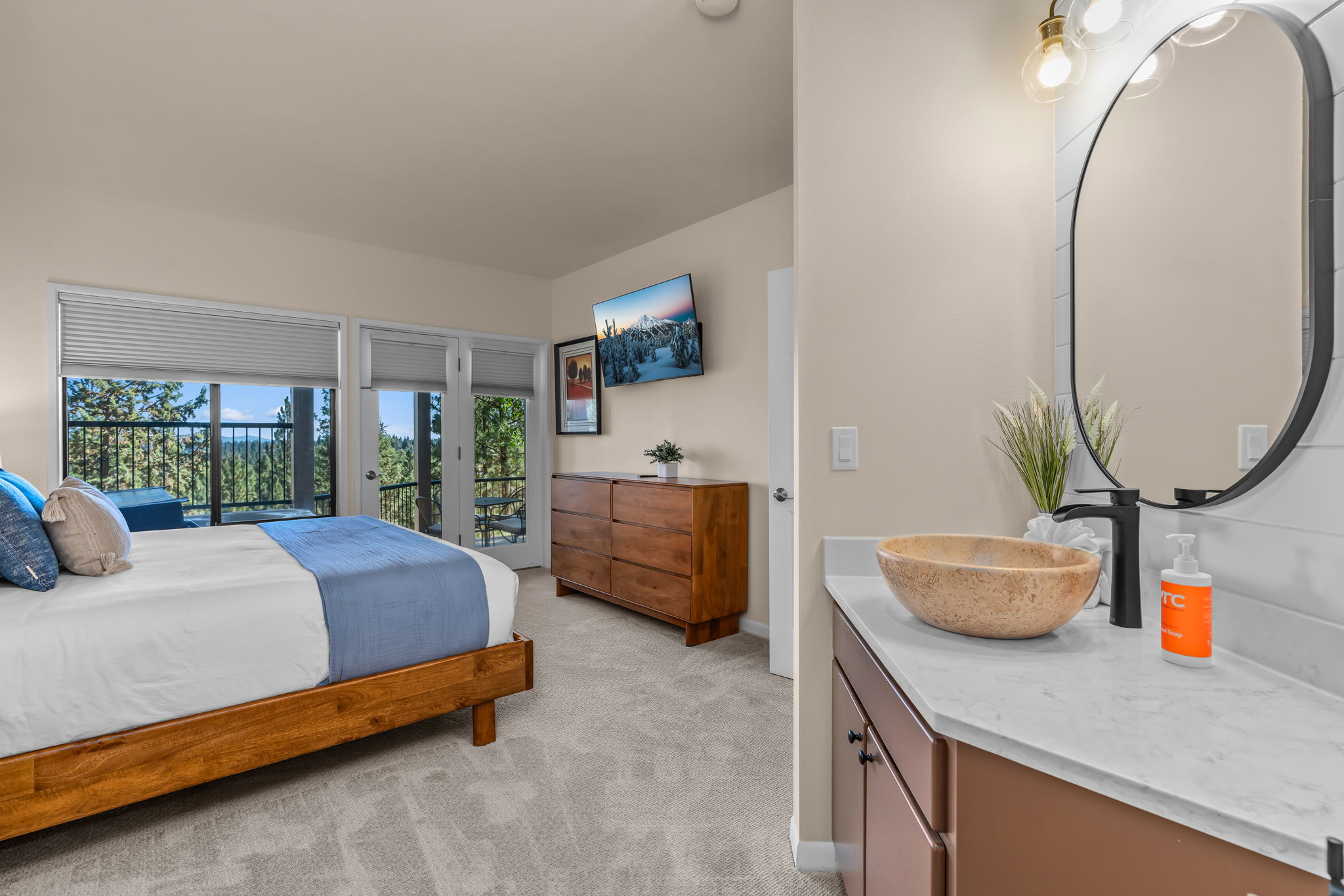 Pilot Butte View Retreat ~Close to Hiking, Biking and Mountain | Photo 12