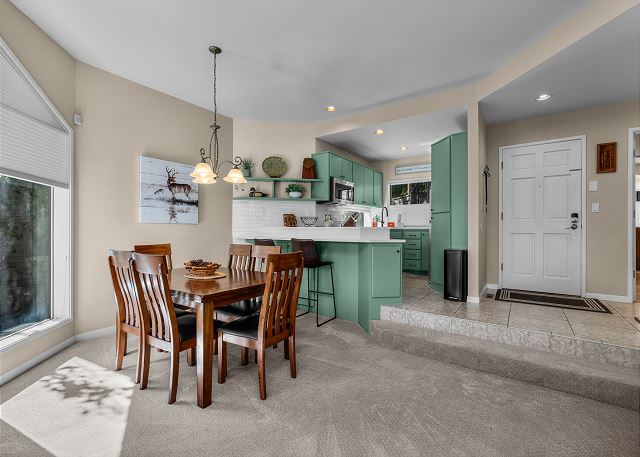 Pilot Butte View Retreat ~Close to Hiking, Biking and Mountain 7