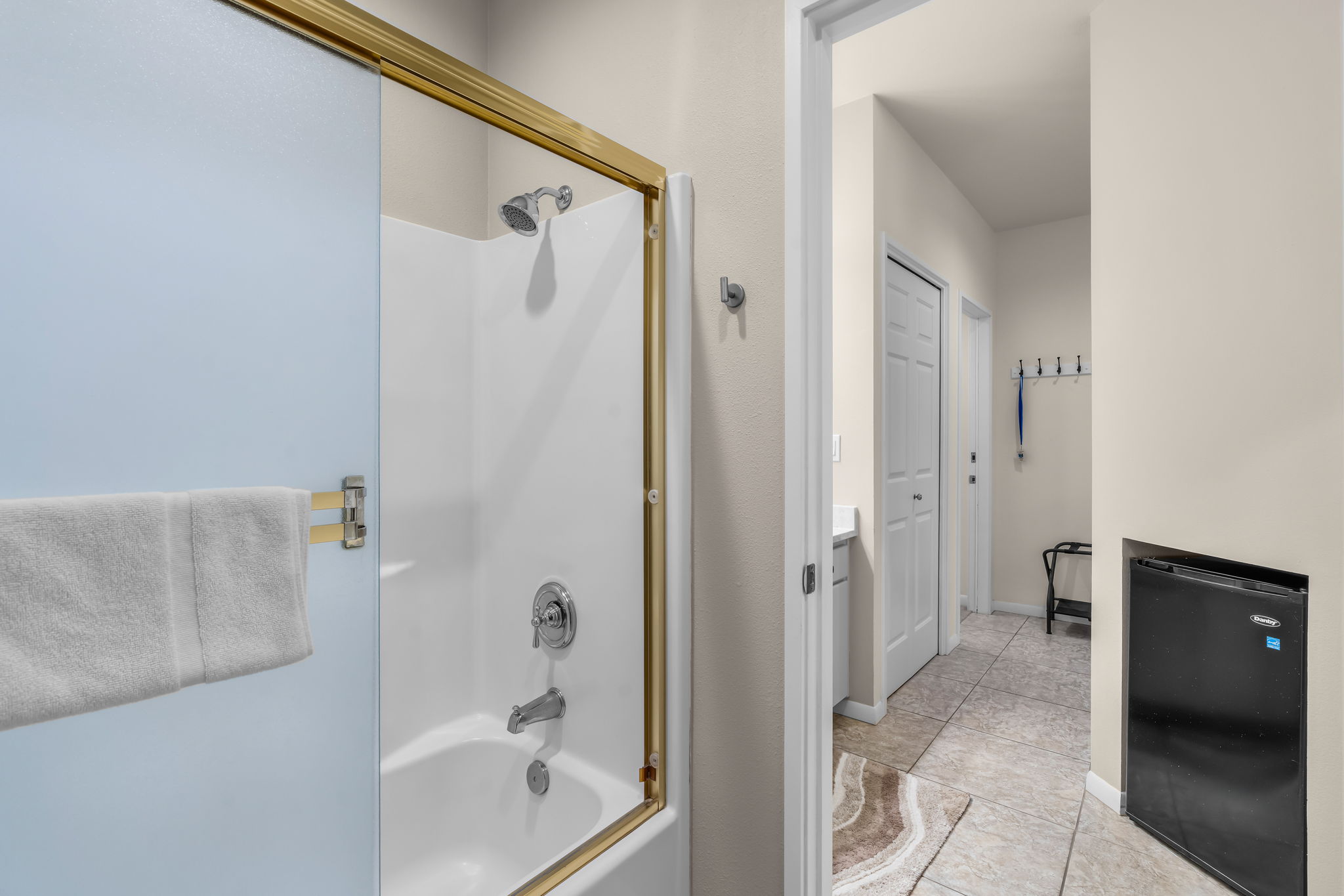 New Listing! Hotel style suite in Mt. Bachelor Village! | Photo 5