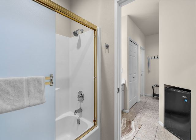 New Listing! Hotel style suite in Mt. Bachelor Village! 5