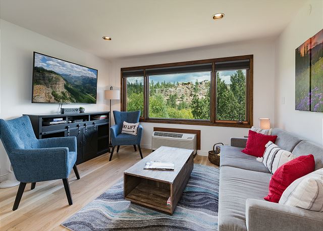 Wildflower Ridge (#103) |10 min to Ski - Golf/AC/Pool/Hot Tub/Mountain Views