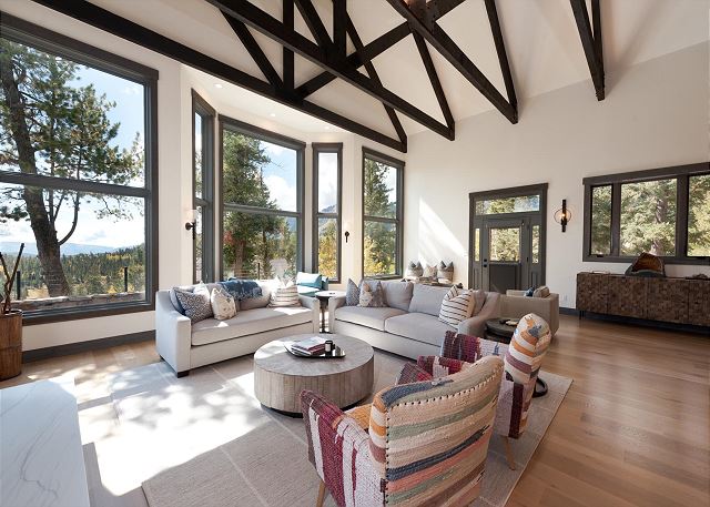 Luxury Modern Mountain Home w/ Amazing Lake & Mountain Views. 2 Miles to Purg 7