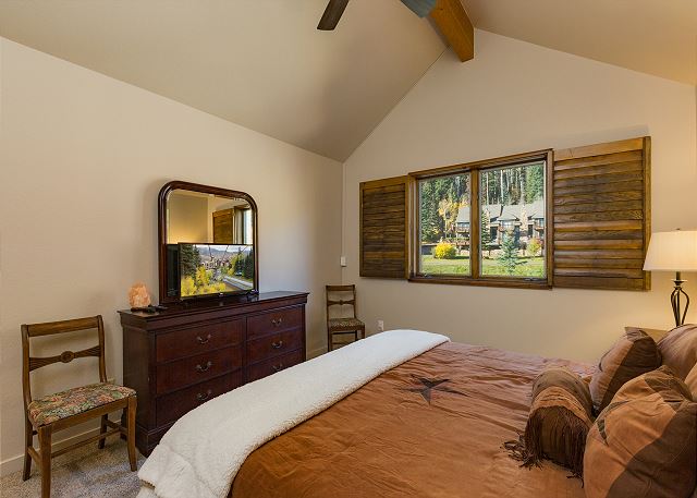 Silver Vista at Cascade (#364) | Near Ski w/ Shuttle - Pool - End Unit - Deck 9