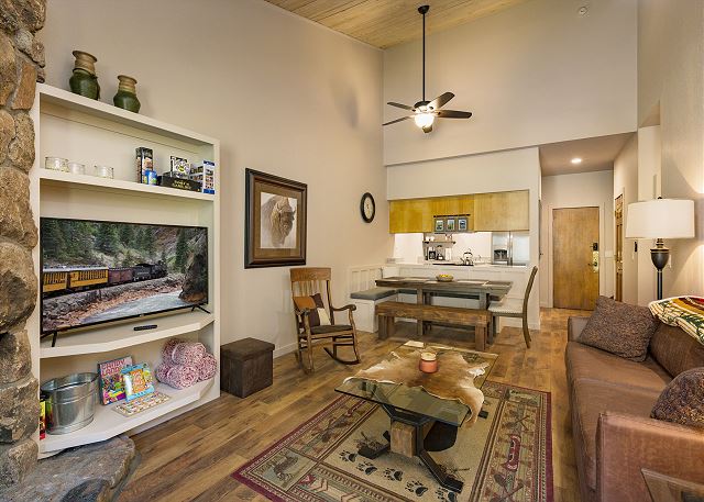 Silver Vista at Cascade (#364) | Near Ski w/ Shuttle - Pool - End Unit - Deck 2