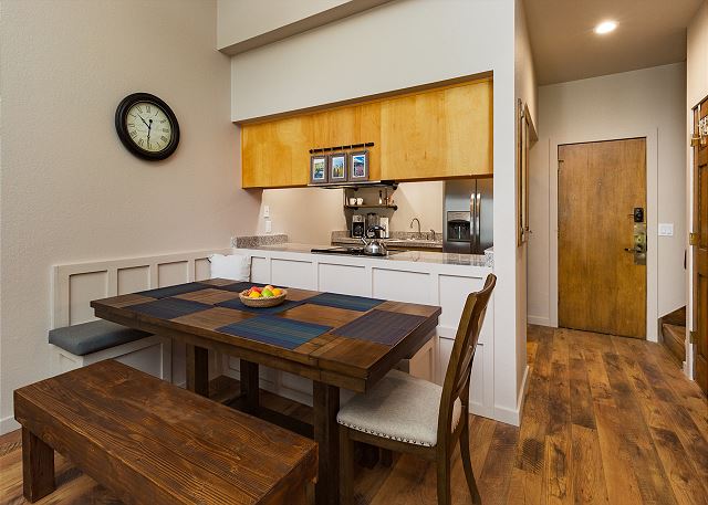 Silver Vista at Cascade (#364) | Near Ski w/ Shuttle - Pool - End Unit - Deck 7