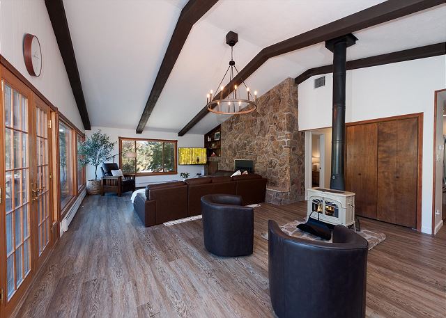 Updated Home on 2 Acres - 15 Minutes to Downtown Durango - Huge Deck w/ Views 8