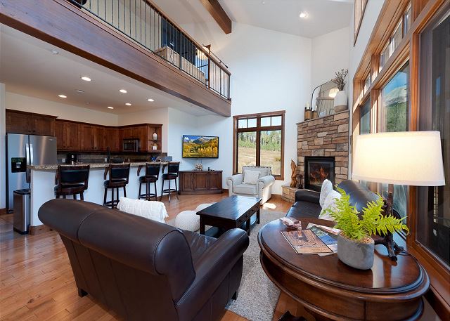 Luxury Cascade Village Townhome/Amazing Views/2 mi to Purg 3