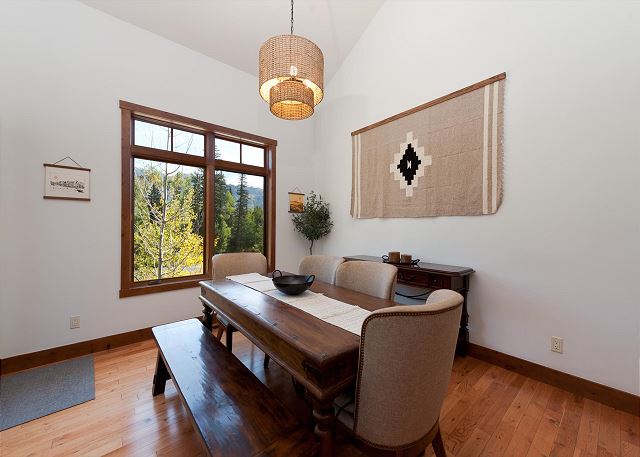 Luxury Cascade Village Townhome/Amazing Views/2 mi to Purg 10