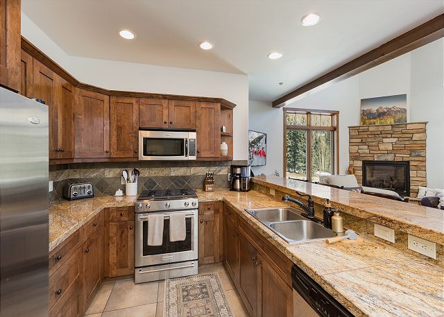 Luxury Cascade Village Townhome/Amazing Views/2 mi to Purg 7