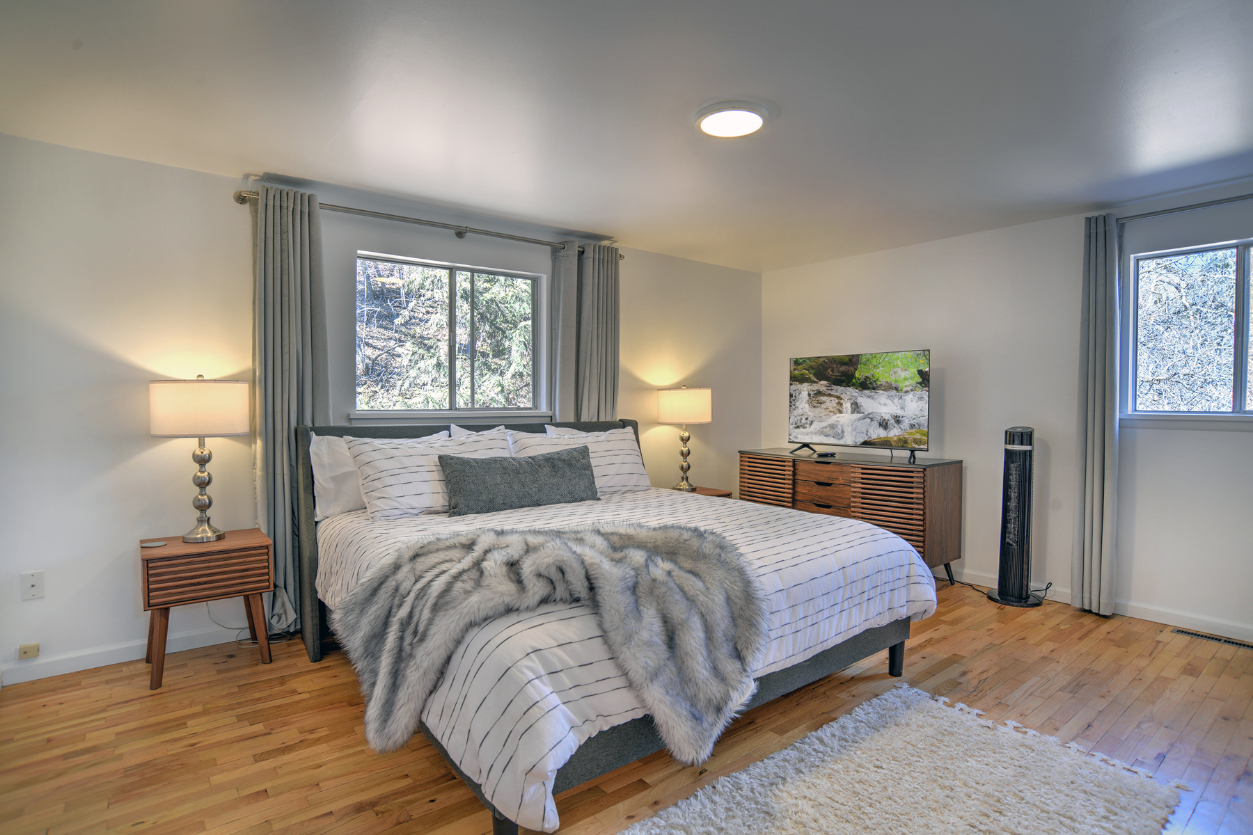 Master Bedroom - King and TV (Upstairs)