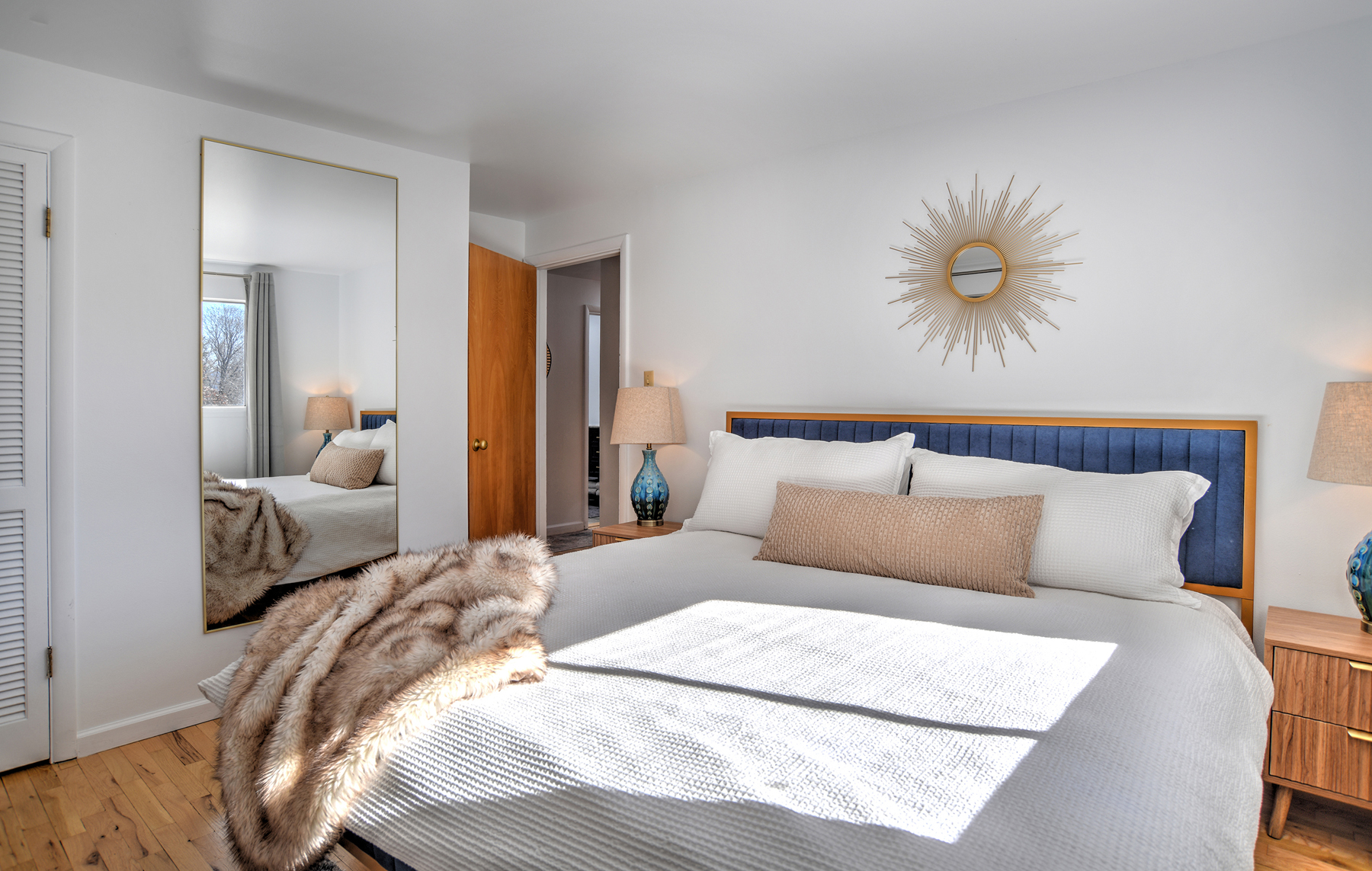 2nd Bedroom - King and TV (Upstairs)