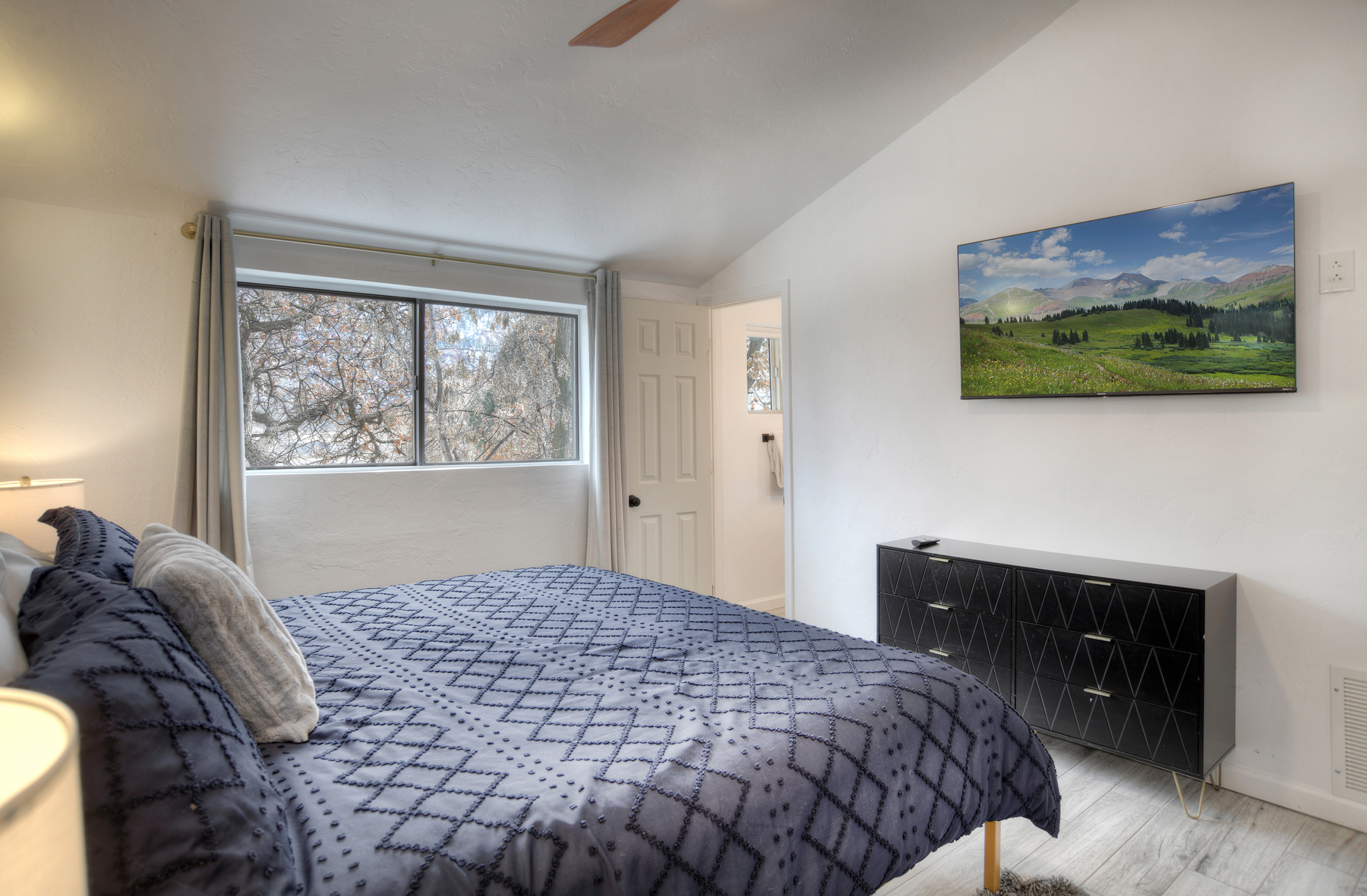 Cabin
Master Bedroom - King and single sofa sleeper and TV