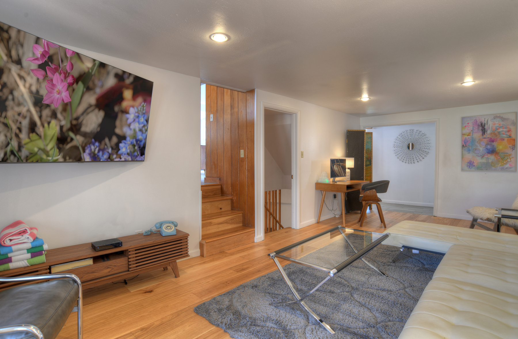 Main House - 3rd Living Space - Queen Sofa Sleeper (Main Level)