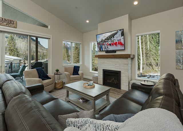 Brand new townhome across from Purgatory - Hot Tub/Views/Arcade Game/Shuttle 3