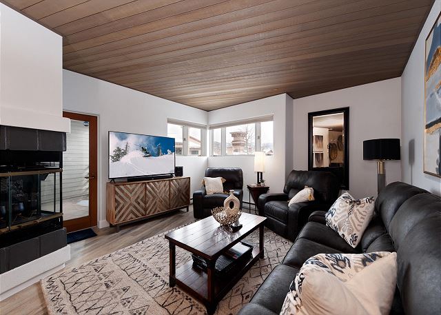 Remodeled Eolus Ski in/Ski Out condo - Views - Deck 2