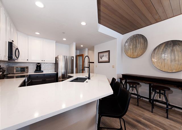 Remodeled Eolus Ski in/Ski Out condo - Views - Deck 4