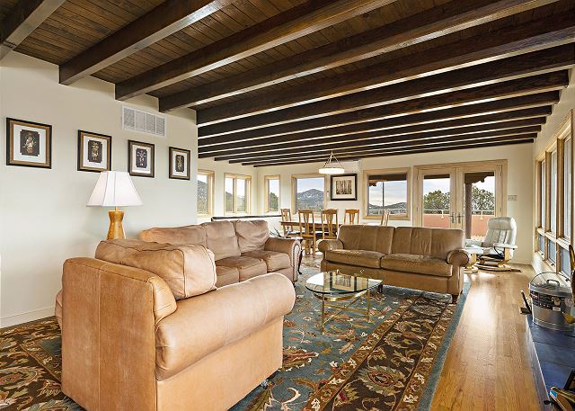 New! Eastside Overlook Retreat with Roof Top Deck - 7 Mins to Santa Fe Plaza 6